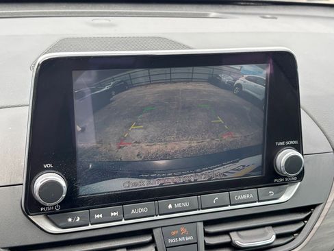 Used 2025 Nissan Altima 2.5 SV FWD image 23