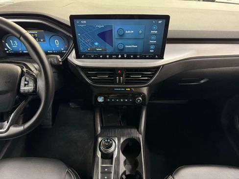 Used 2024 Ford Escape Platinum image 17