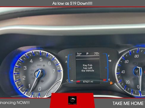 Used 2017 Chrysler Pacifica Touring-L FWD image 14