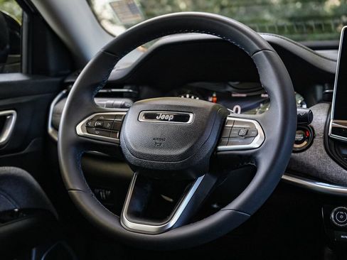 Used 2022 Jeep Compass Latitude AWD/4WD image 15