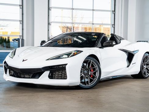 Used 2024 Chevrolet Corvette Z06 w/ LPO, Roadside Safety Package image 2