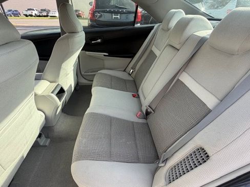 Used 2012 Toyota Camry LE FWD image 10