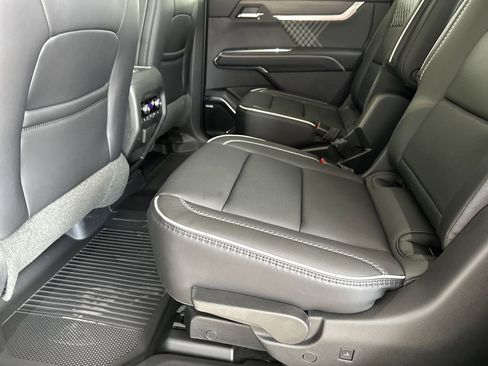 New 2026 GMC Acadia Denali w/ Super Cruise Package FWD image 32