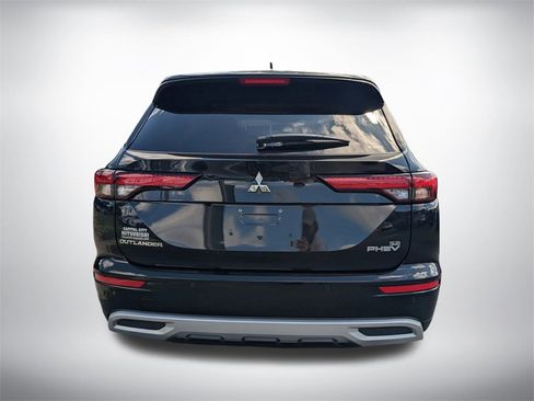New 2025 Mitsubishi Outlander SE image 5