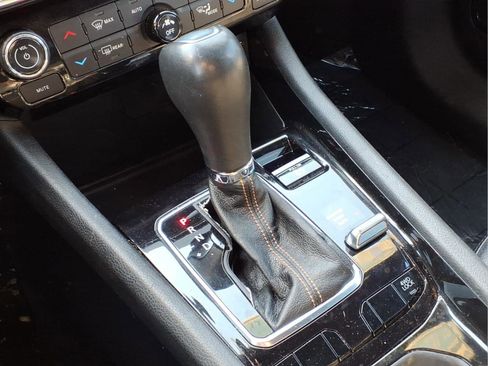 Used 2022 Jeep Compass Limited image 10