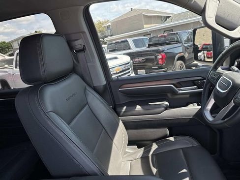 Used 2024 GMC Sierra 2500 Denali w/ Denali Reserve Package image 14