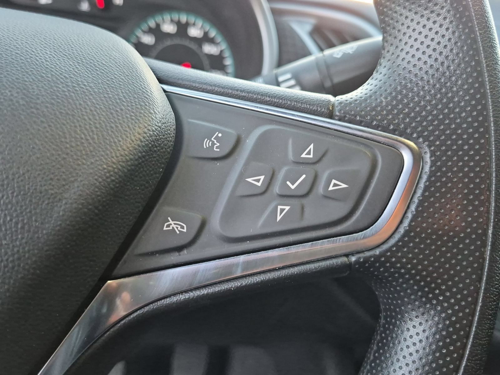Used 2025 Chevrolet Malibu LT FWD image 24
