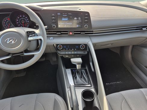 Certified 2023 Hyundai Elantra SEL FWD image 12