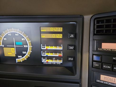 Used 1993 Cadillac Allante FWD image 18