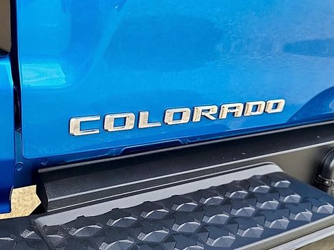 Used 2024 Chevrolet Colorado Trail Boss w/ Technology Package AWD/4WD image 30