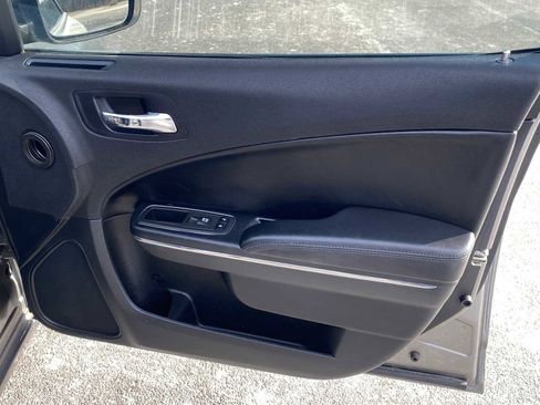 Used 2012 Dodge Charger SE w/ Sport Appearance Group image 30