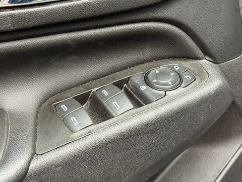 Used 2021 Chevrolet Equinox LT image 22