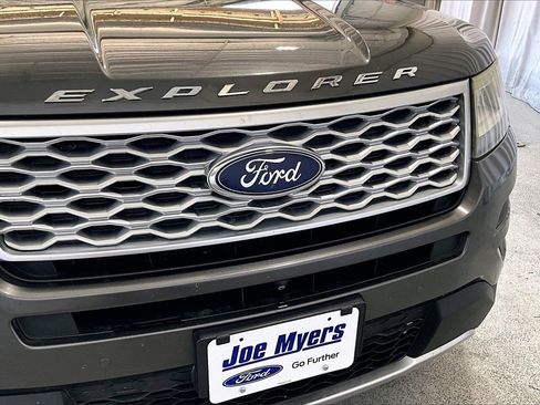 Used 2017 Ford Explorer Platinum image 7