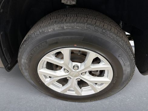 Used 2023 Jeep Grand Cherokee Limited AWD/4WD image 21