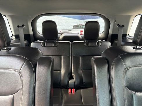 Used 2020 Ford Explorer XLT w/ Equipment Group 202A AWD/4WD image 28