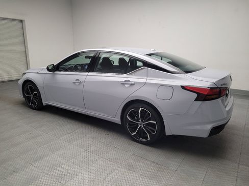 Used 2024 Nissan Altima 2.5 SR w/ SR Premium Package image 3