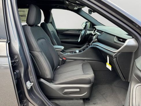 New 2026 Jeep Grand Cherokee L 4WD image 12