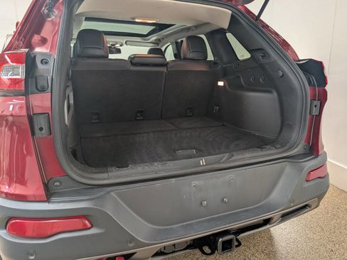 Used 2016 Jeep Cherokee Trailhawk w/ Leather Interior Group image 16