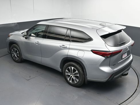 Used 2021 Toyota Highlander XLE image 36