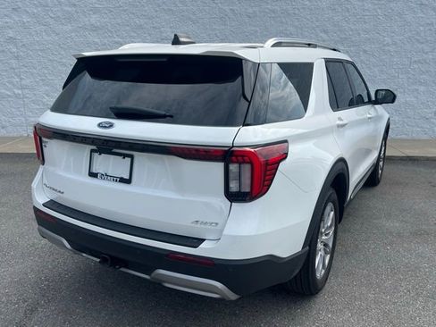 Certified 2025 Ford Explorer Platinum image 8