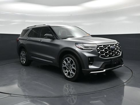 Used 2025 Ford Explorer Platinum w/ Ultimate Package AWD/4WD image 56