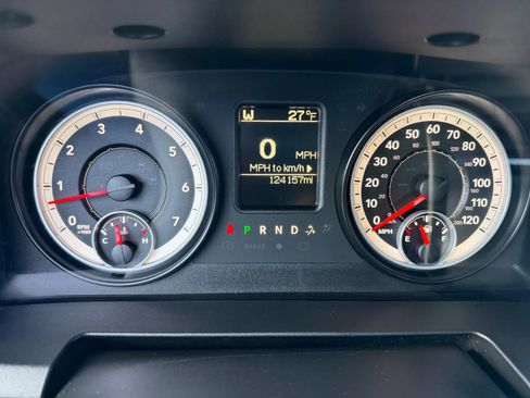 Used 2014 RAM 1500 Express image 28