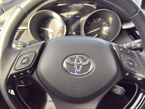 Used 2021 Toyota C-HR Limited image 18