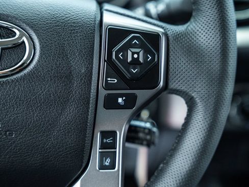 Certified 2022 Toyota Tacoma SR5 AWD/4WD image 28