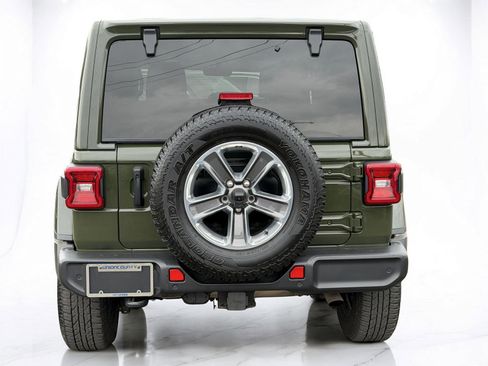 Used 2021 Jeep Wrangler Unlimited Sahara image 5