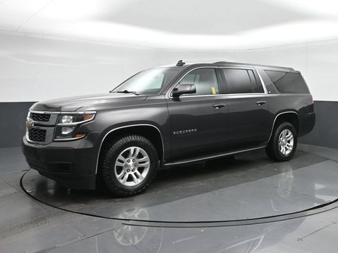 Used 2018 Chevrolet Suburban LT AWD/4WD image 3