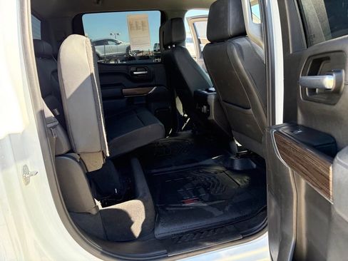 Used 2019 Chevrolet Silverado 1500 LT Trail Boss AWD/4WD image 18