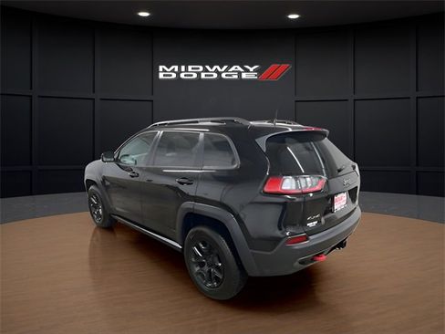 Used 2019 Jeep Cherokee Trailhawk image 12