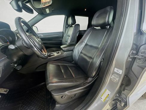 Used 2018 Jeep Grand Cherokee Limited AWD/4WD image 12