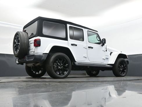 Used 2021 Jeep Wrangler Unlimited Sahara image 44