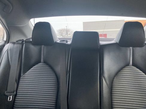 Used 2022 Toyota Camry SE image 17