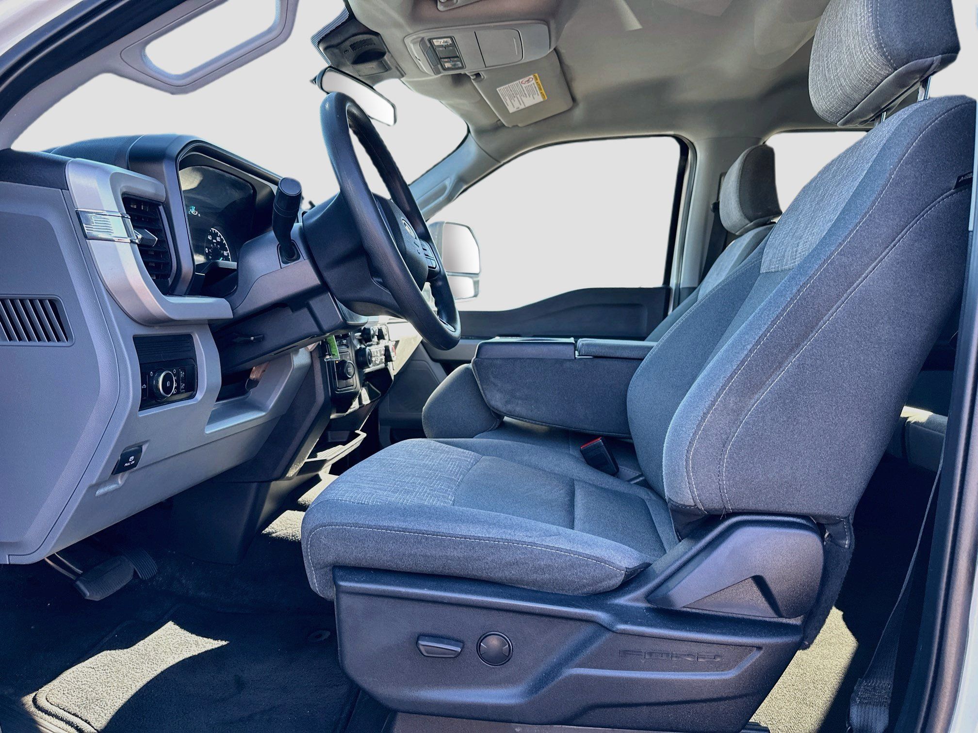 Used 2025 Ford F250 XLT AWD/4WD image 13