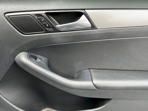 Used 2017 Volkswagen Jetta S FWD image 18