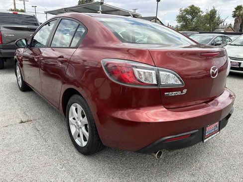 Used 2010 MAZDA MAZDA3 i Touring FWD image 3