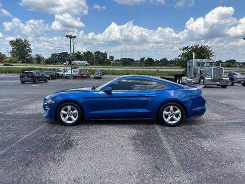 Used 2018 Ford Mustang Coupe RWD image 2