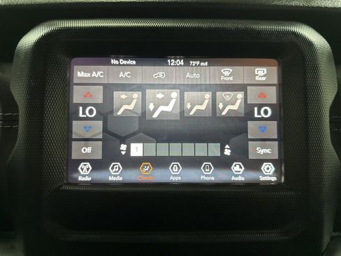 Used 2018 Jeep Wrangler Unlimited Sahara AWD/4WD image 28