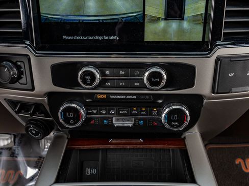 Used 2022 Ford F250 King Ranch w/ King Ranch Ultimate Package AWD/4WD image 27