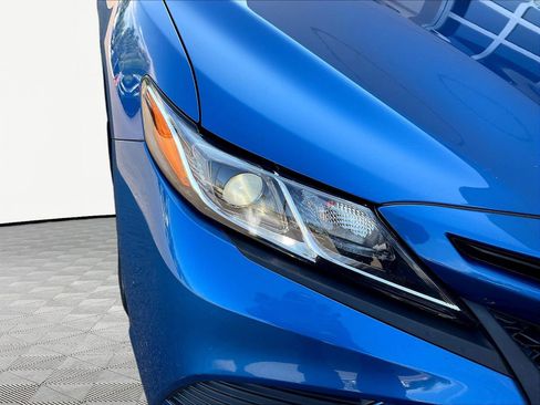 Used 2020 Toyota Camry SE w/ Convenience Package FWD image 32