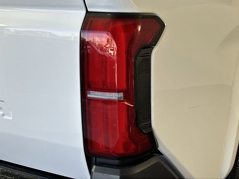 Used 2025 Toyota Tacoma SR image 27