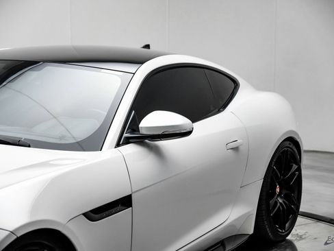 Used 2016 Jaguar F-TYPE R image 23