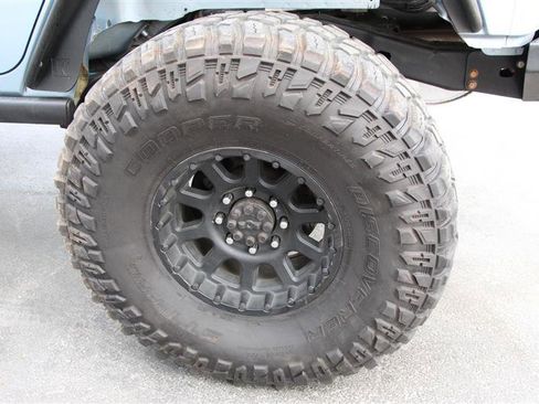 Used 2012 Jeep Wrangler Unlimited Rubicon w/ Dual Top Group AWD/4WD image 41