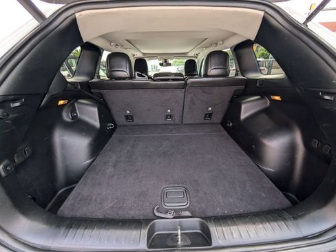 Used 2019 Jeep Cherokee Limited AWD/4WD image 17