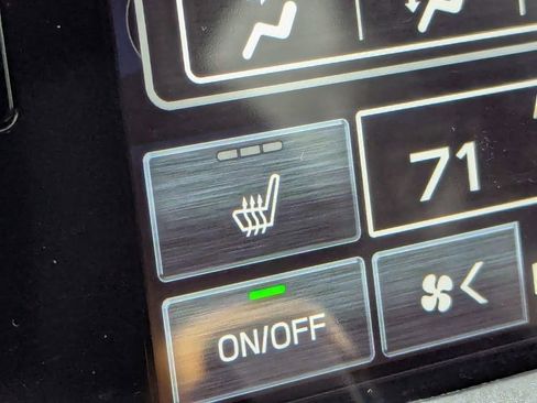 Used 2022 Subaru Outback Wilderness w/ Wilderness Package image 21