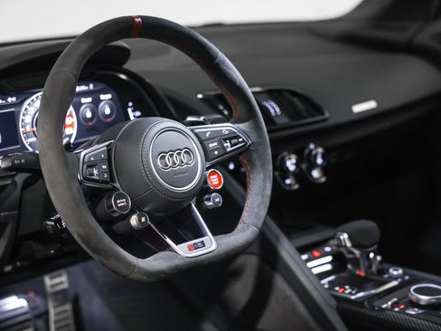 Used 2023 Audi R8 V10 GT RWD image 32
