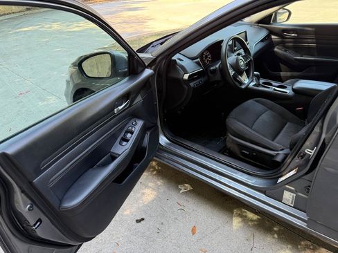 Used 2020 Nissan Altima 2.5 S FWD image 9