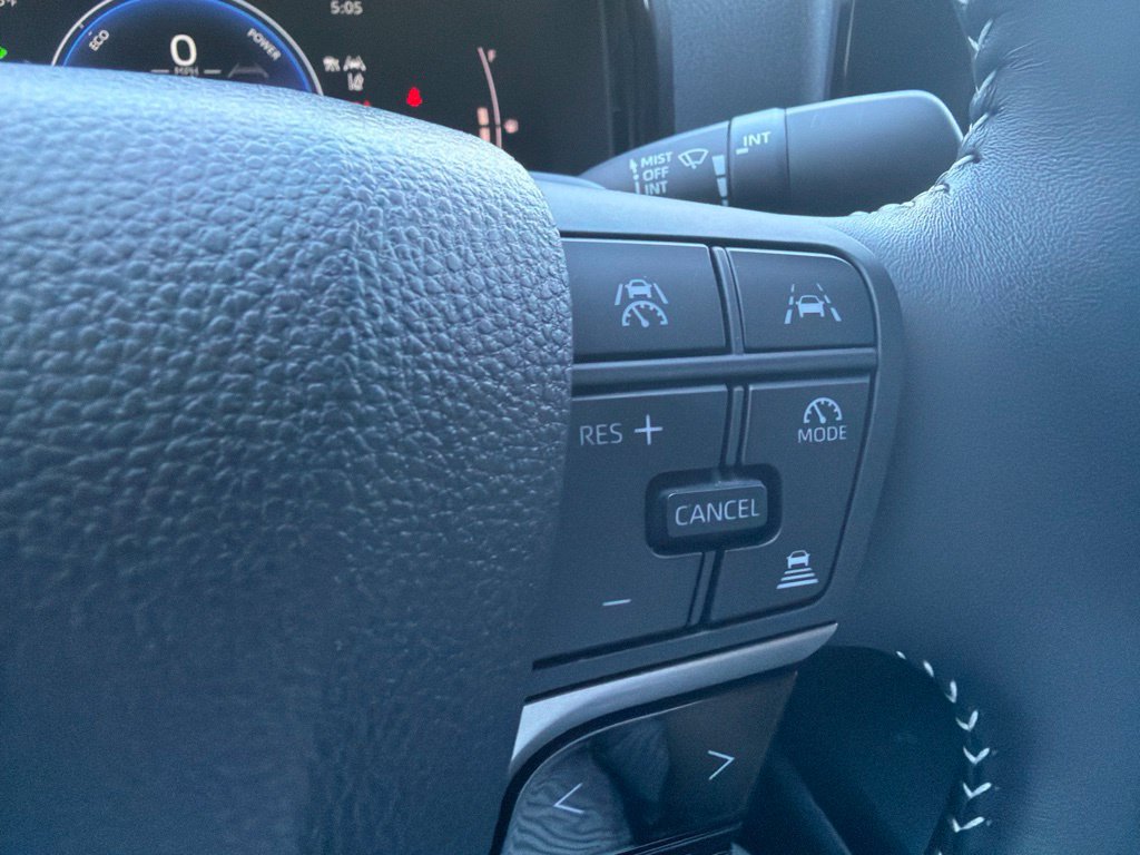 Used 2025 Toyota Camry SE w/ Convenience Package FWD image 27